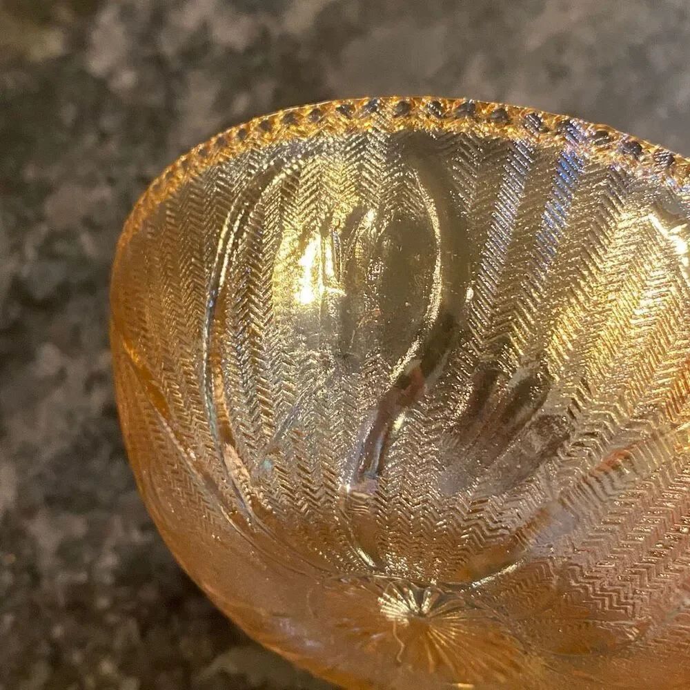 Iris & Herringbone Jeannette Glass Berry Bowl - Picture 6 of 7